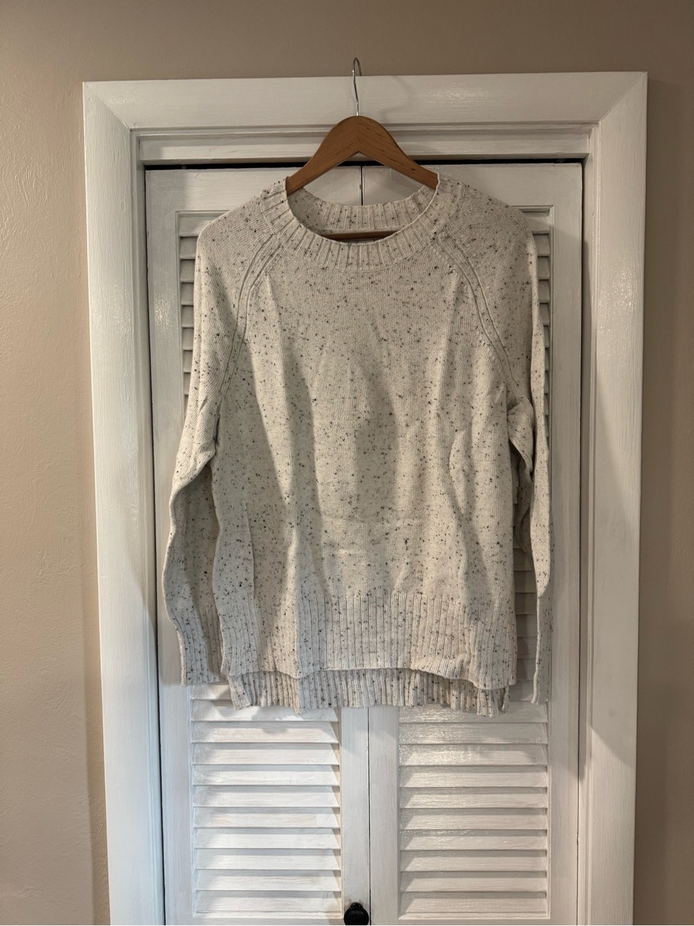 Old Navy Speckled Cream Crewneck Sweater